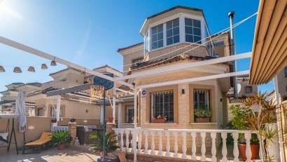 Återförsäljning - Villa -
Guardamar del Segura - EL RASO