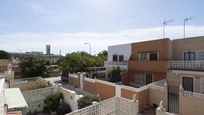 Reventa - Adosado -
Torrevieja