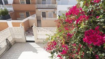 Reventa - Adosado -
Torrevieja