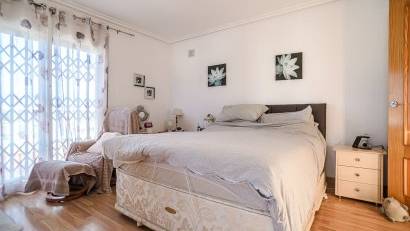 Återförsäljning - Villa -
Torrevieja - LOS BALCONES - LOS ALTOS