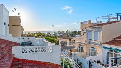 Resale - Bungalow -
Torrevieja