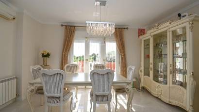 Reventa - Villa -
Orihuela Costa