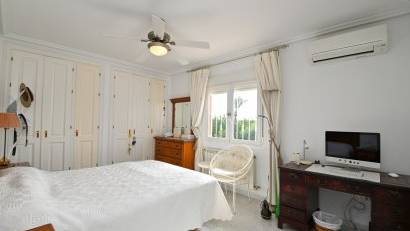 Reventa - Villa -
Orihuela Costa