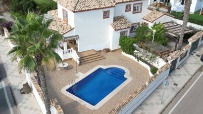 Reventa - Villa -
Orihuela Costa