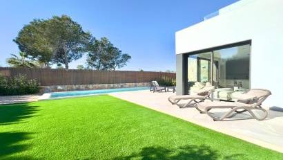 Återförsäljning - Villa -
Orihuela - Las Colinas Golf