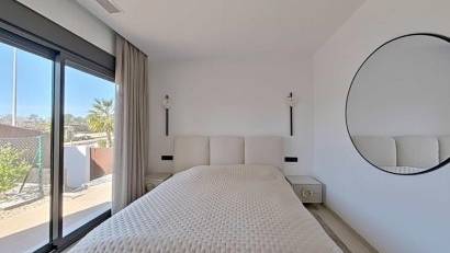 Återförsäljning - Villa -
Orihuela - Las Colinas Golf