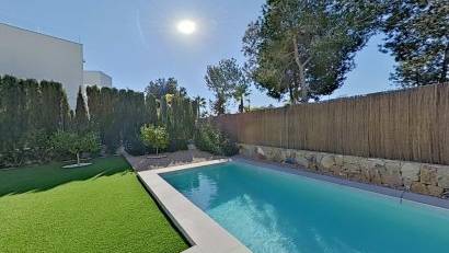 Återförsäljning - Villa -
Orihuela - Las Colinas Golf