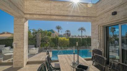 Reventa - Villa -
La Zenia