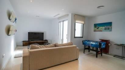 Resale - Villa -
Orihuela Costa