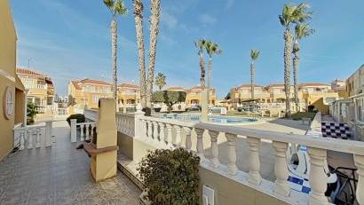 Återförsäljning - Radhus -
Orihuela Costa - La Regia