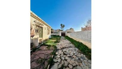 Återförsäljning - Villa -
Torrevieja - Aguas Nuevas