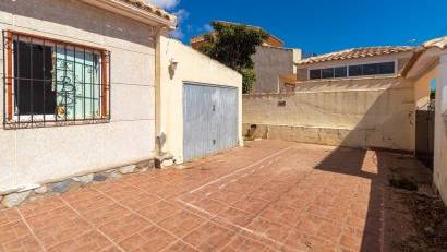 Återförsäljning - Villa -
Orihuela Costa - Los Almendros-La Florida