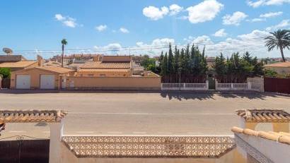 Återförsäljning - Villa -
Orihuela Costa - Los Almendros-La Florida