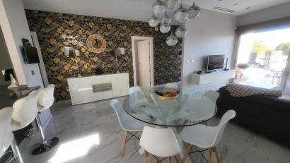 Reventa - Villa -
Villamartin - Villamartín