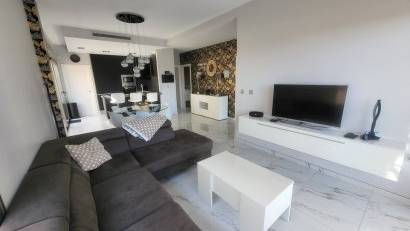 Reventa - Villa -
Villamartin - Villamartín