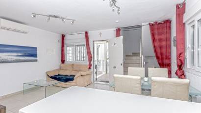 Reventa - Villa -
La Marina