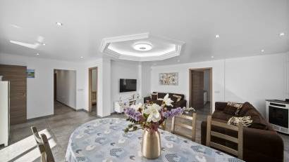 Återförsäljning - Villa -
Orihuela Costa - La Zenia