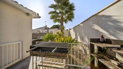 Återförsäljning - Villa -
Orihuela Costa - La Zenia