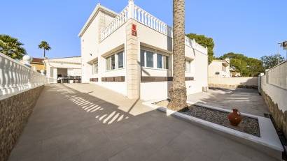 Återförsäljning - Villa -
Orihuela Costa - La Zenia