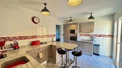 Återförsäljning - Villa -
Torrevieja - Los Altos