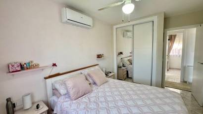 Återförsäljning - Villa -
Torrevieja - Los Altos