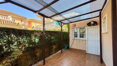 Återförsäljning - Villa -
Torrevieja - Los Altos