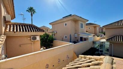 Återförsäljning - Villa -
Torrevieja - Los Altos