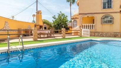 Resale - Detached villa -
Orihuela Costa - Los Almendros-La Florida