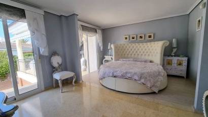 Återförsäljning - Villa -
Torrevieja - La Mata