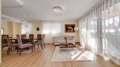 Återförsäljning - Villa -
Torrevieja - Los Balcones