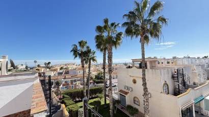 Resale - Townhouse -
La Florida