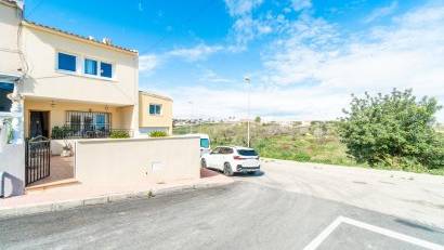 Återförsäljning - Radhus -
San Miguel - Torremendo