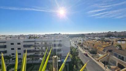 Återförsäljning - Apartment / Flat * -
Orihuela Costa * - Villamartín *