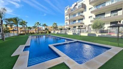 Återförsäljning - Apartment / Flat * -
Orihuela Costa * - Villamartín *