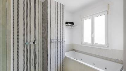 Återförsäljning - Apartment -
Torrevieja - Paseo maritimo