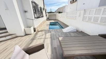 Återförsäljning - Villa -
Blue Lagoon - Villamartín