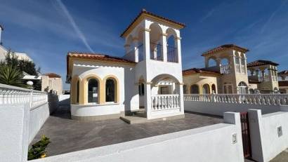 Återförsäljning - Villa -
Algorfa