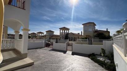 Återförsäljning - Villa -
Algorfa