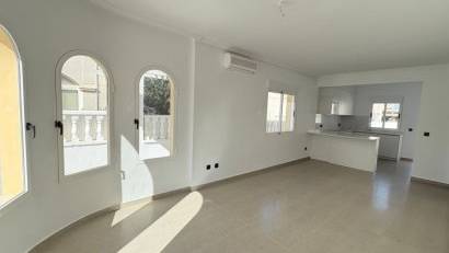 Återförsäljning - Villa -
Algorfa