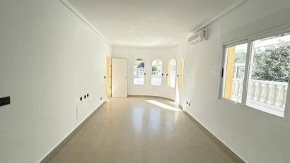 Återförsäljning - Villa -
Algorfa