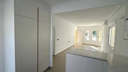 Återförsäljning - Villa -
Algorfa