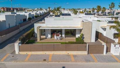 Resale - Villa -
Vistabella Golf