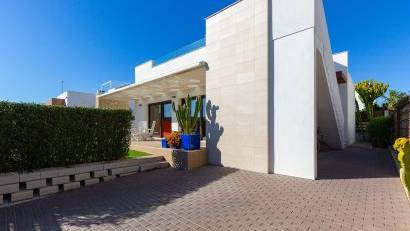 Resale - Villa -
Vistabella Golf