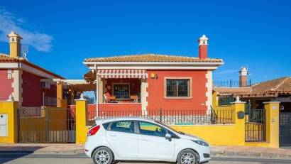 Resale - Villa -
Bigastro