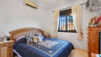 Resale - Villa -
Bigastro