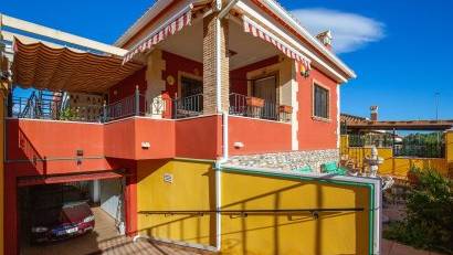 Resale - Villa -
Bigastro