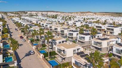 Resale - Villa -
Vistabella Golf