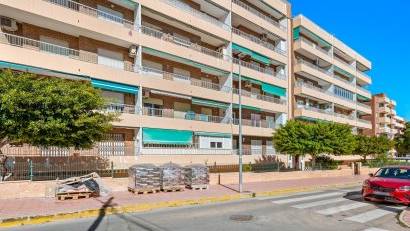 Återförsäljning - Apartment -
Orihuela Costa - Punta Prima
