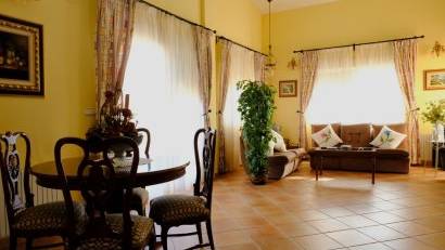 Resale - Finca -
Orihuela