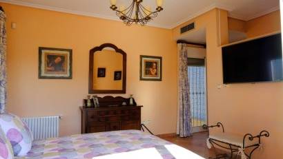 Resale - Finca -
Orihuela
